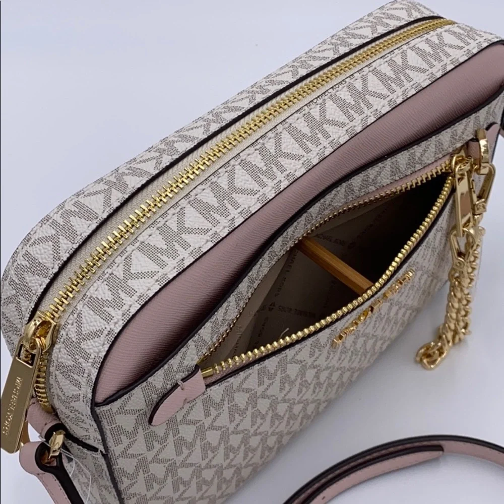 MICHAEL KORS LG EW ZP CHAIN XBODY POWDER BLUSH MLT